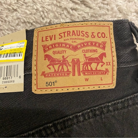 Levi’s 501 Cutoffs- Black- W33 - Picture 8 of 11